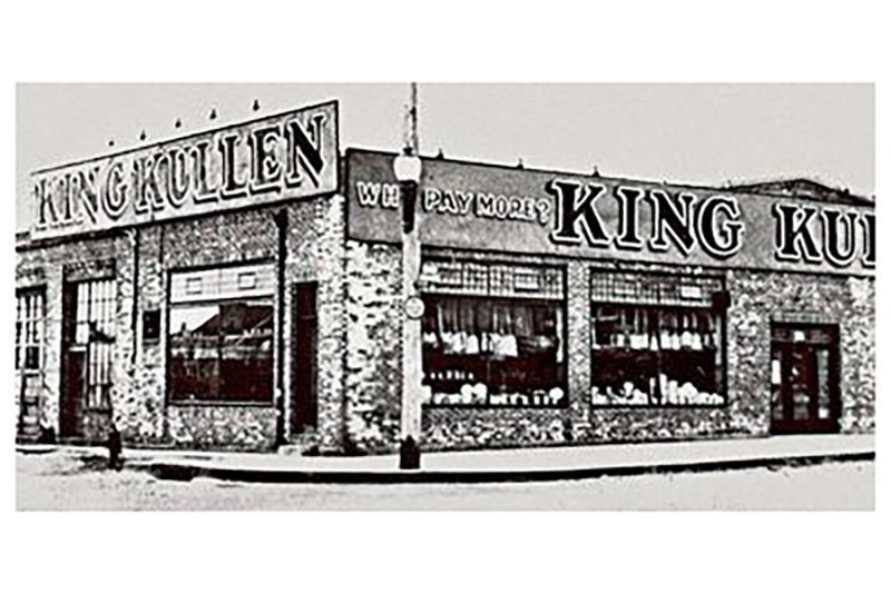 King Kullen in Queens, New York Opens in 1930