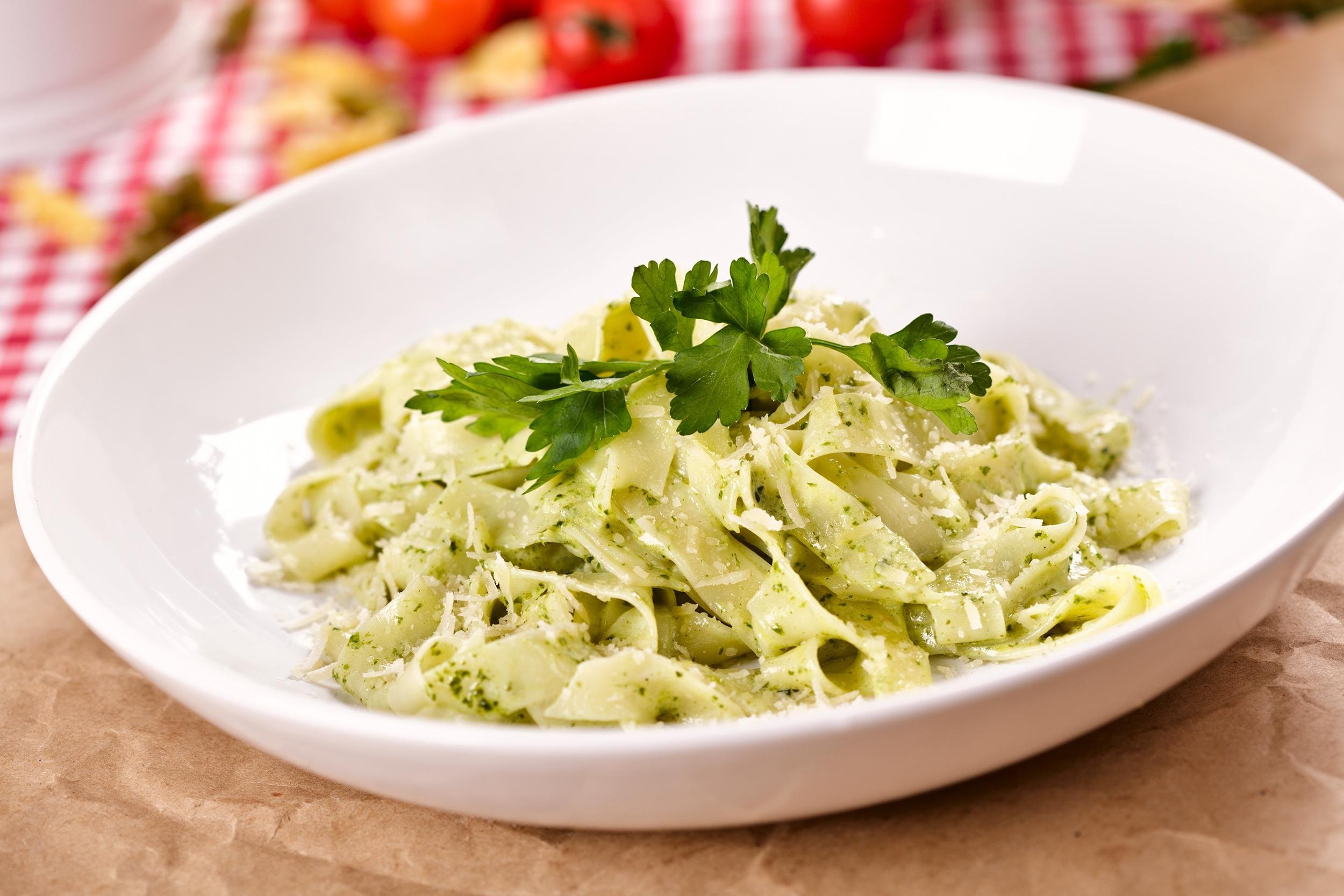 Fettuccini with Garlic and Oil