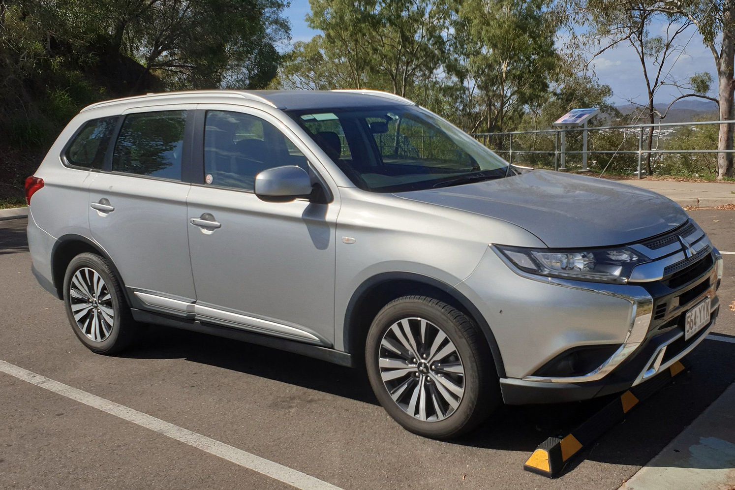 2019 Mitsubishi Outlander LS
