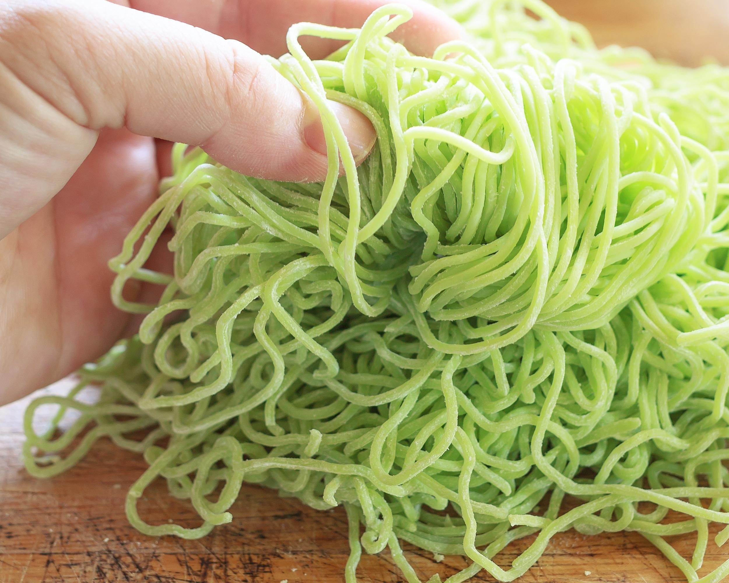 green curl zucchini noodles