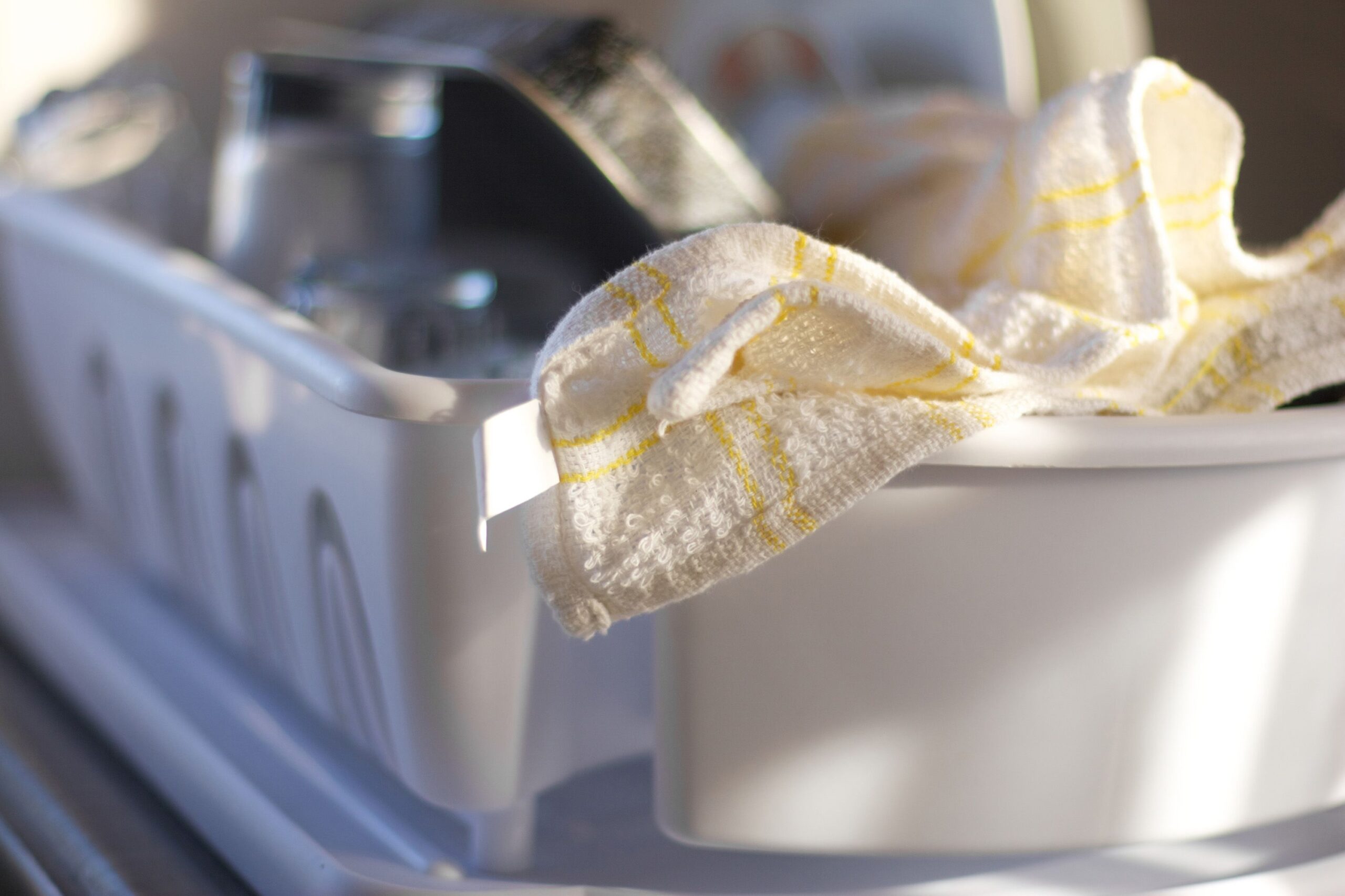 dish drainer, plastic dish rack