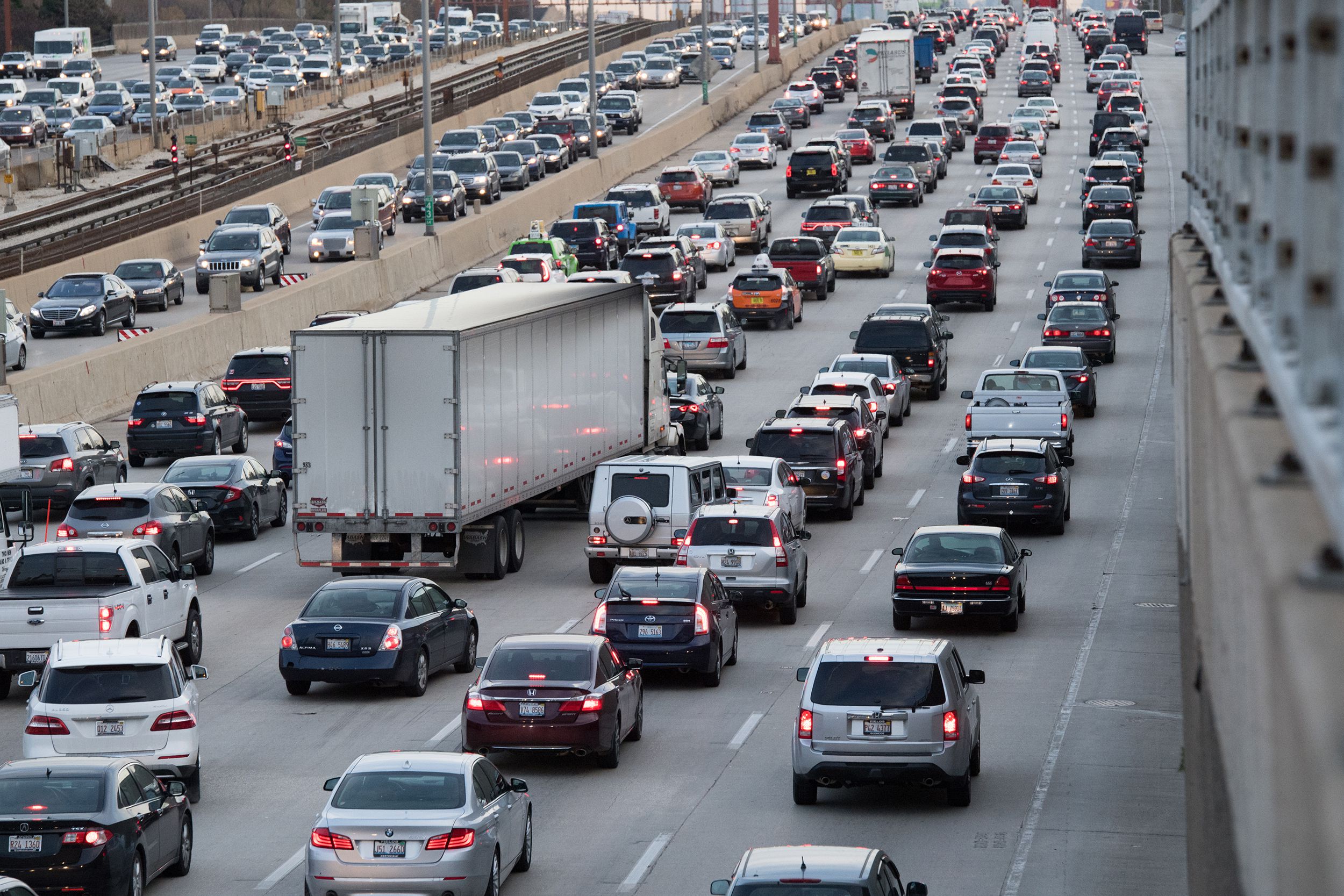 traffic in Chicago at the 1-90 Kennedy Expressway and the I-94 Edens Split