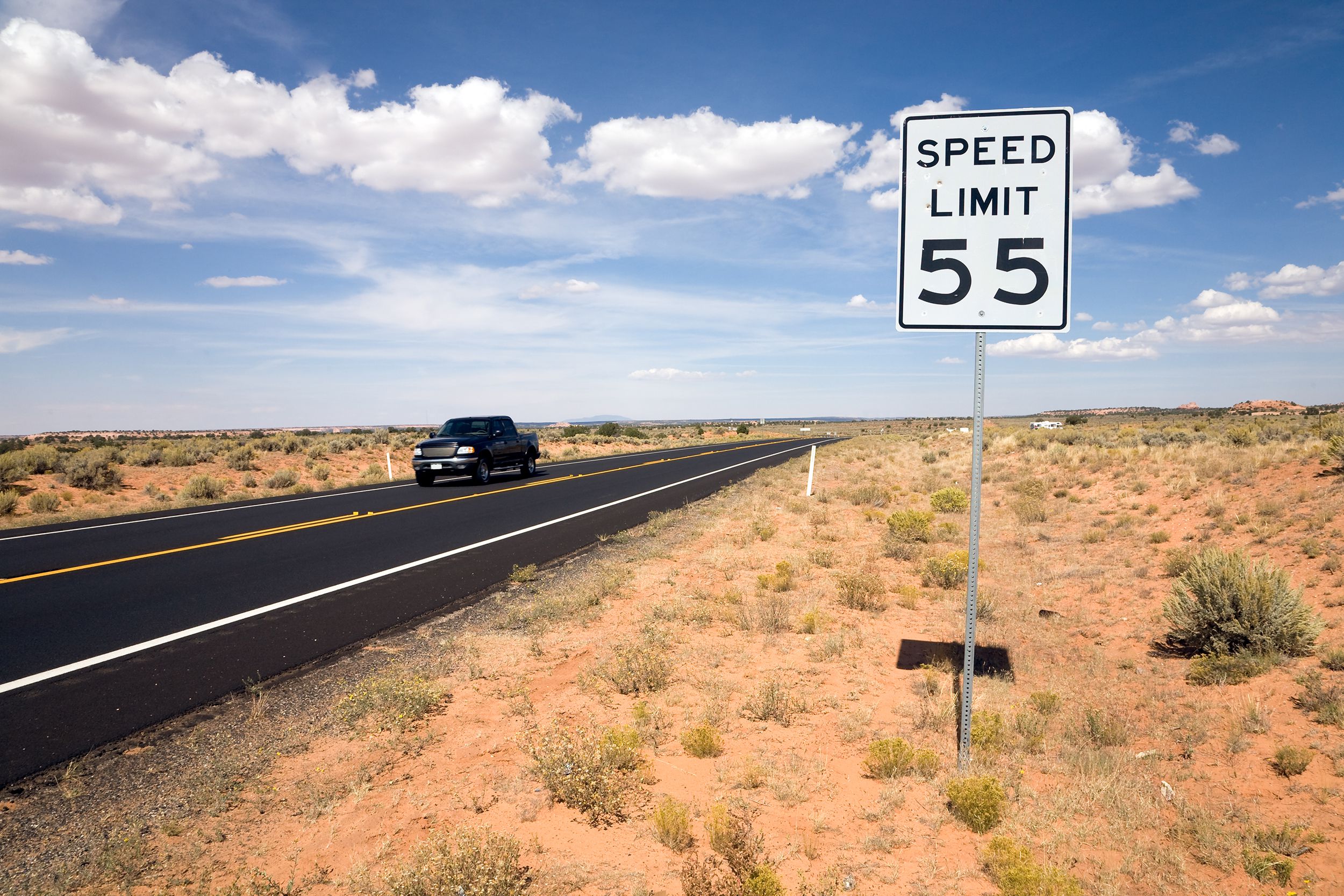 road sign speed limit 55