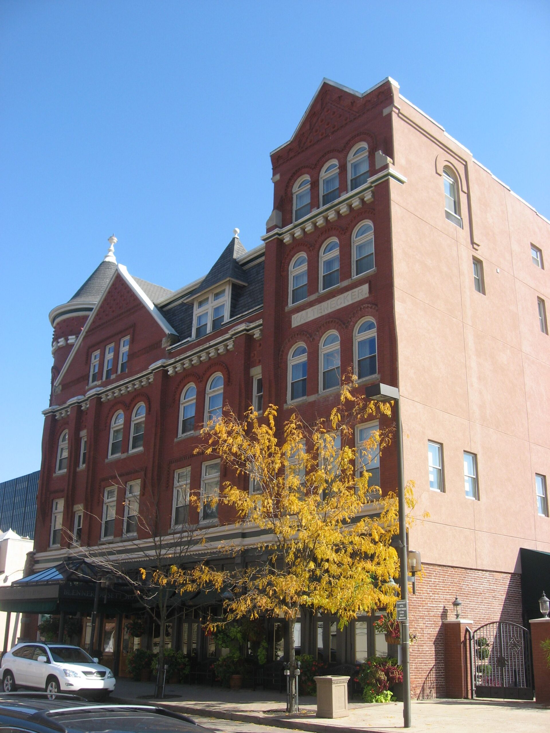 Blennerhassett Hotel