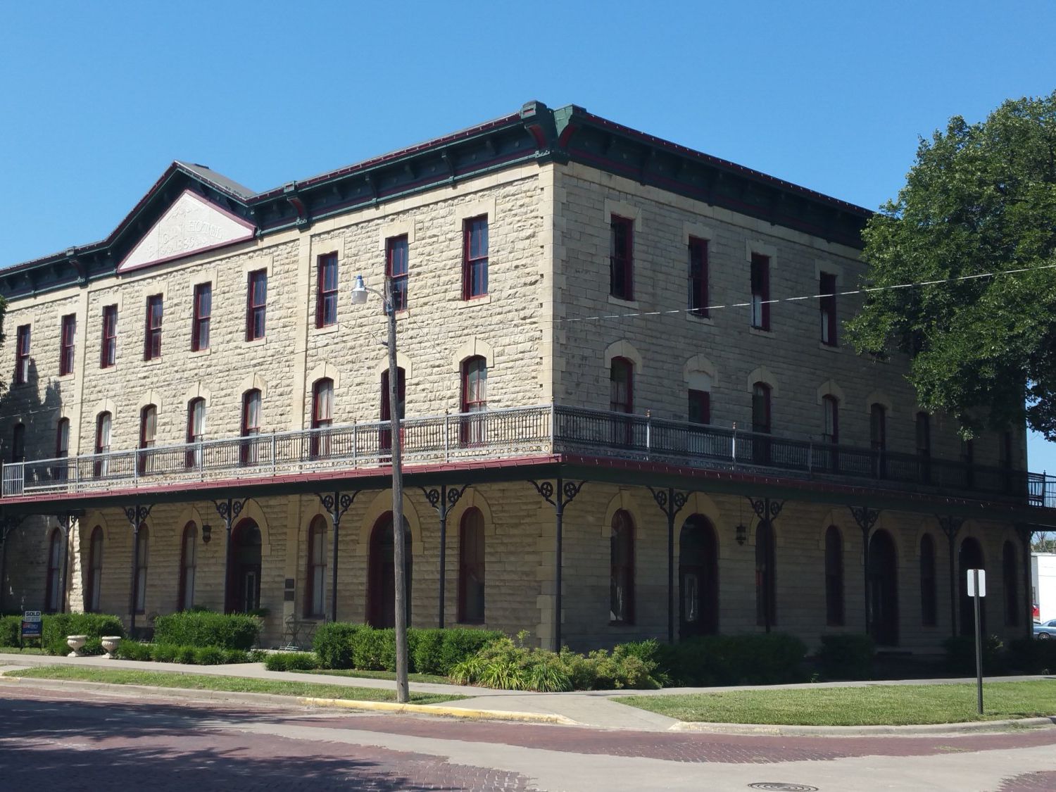 Historic Elgin Hotel