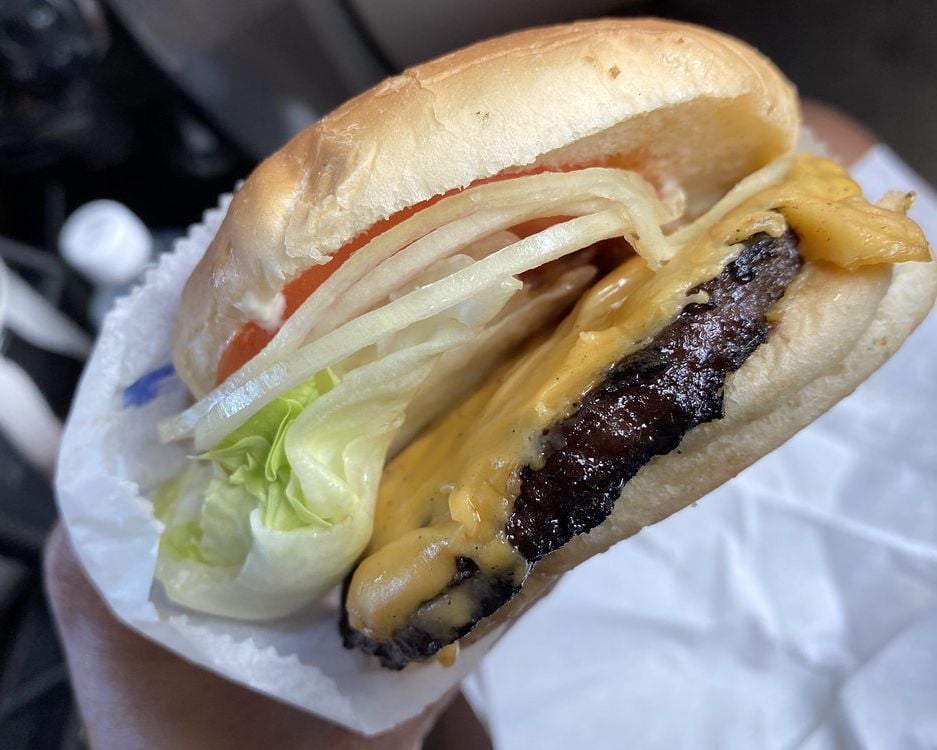 W&M Bar-B-Q Burger, Hawaii