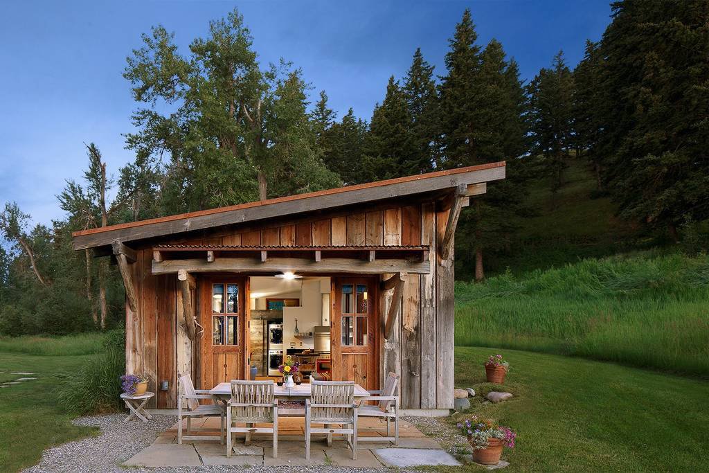 Reclaimed Timber Carriage House in Bozeman, MT