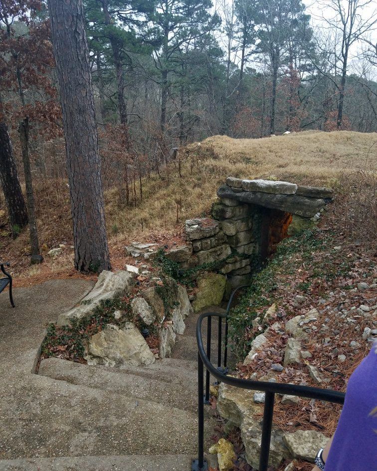 Eureka Springs Hobbit Cave