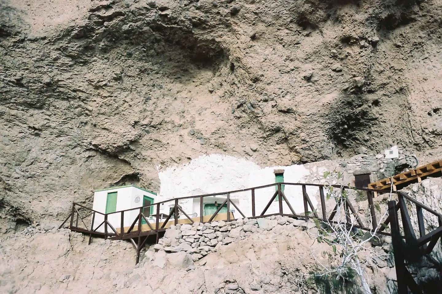 Acusa Seca Cave House