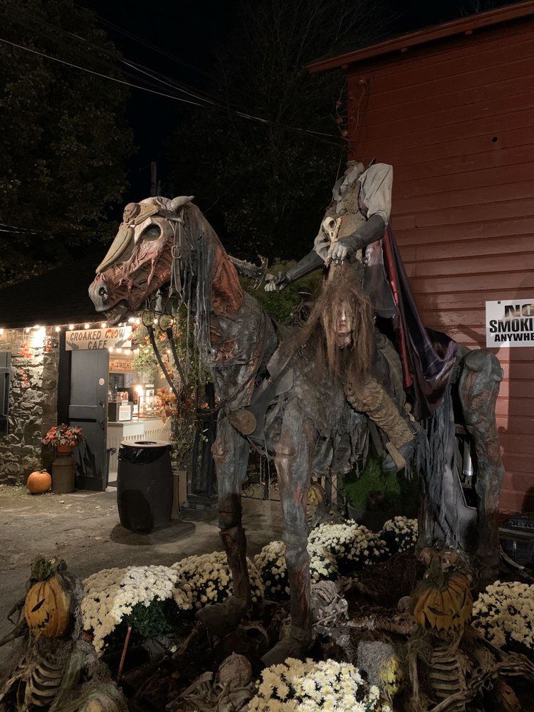 Headless Horseman Hayrides & Haunted Houses