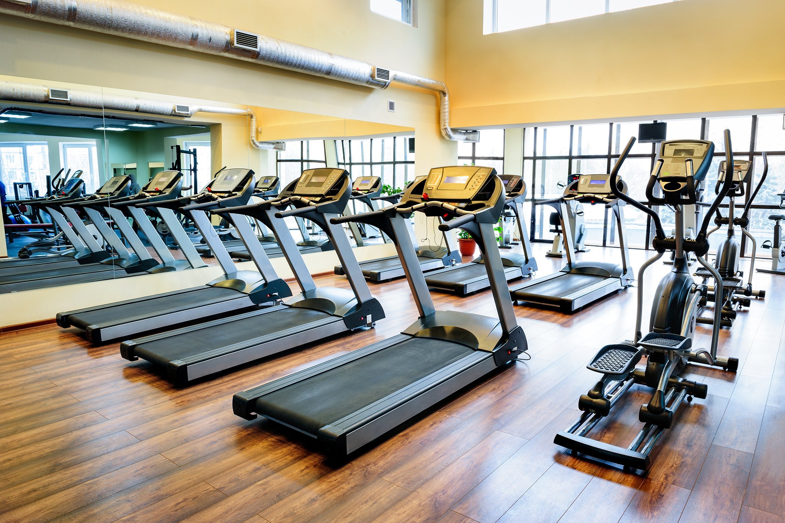 treadmills in a gym