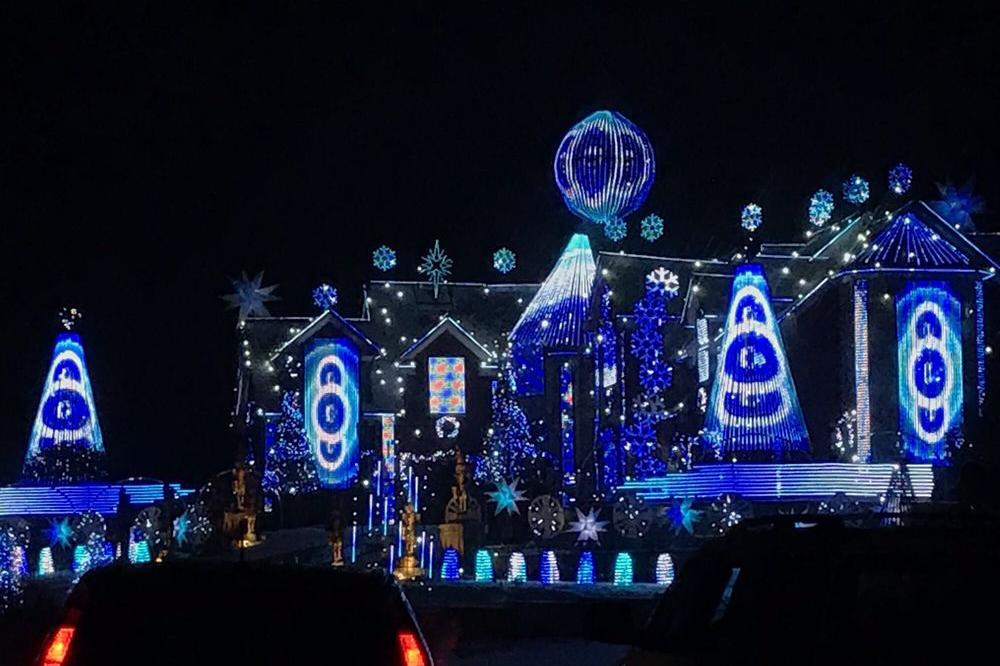 Larsen Christmas Lights in Elburn