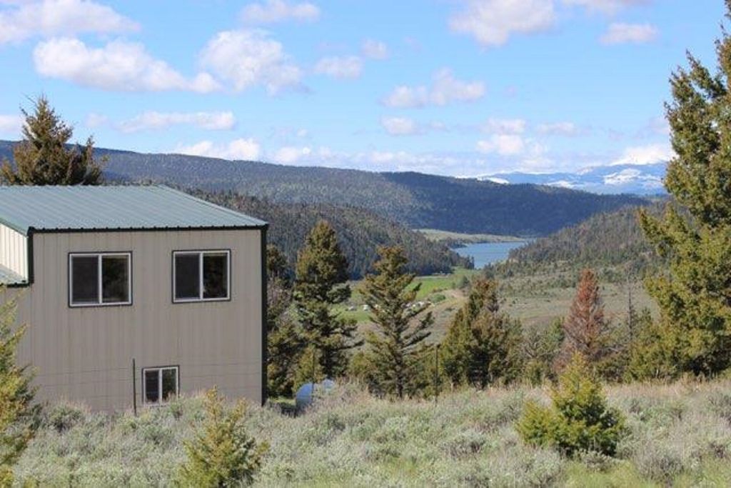 Mountain Lake Getaway