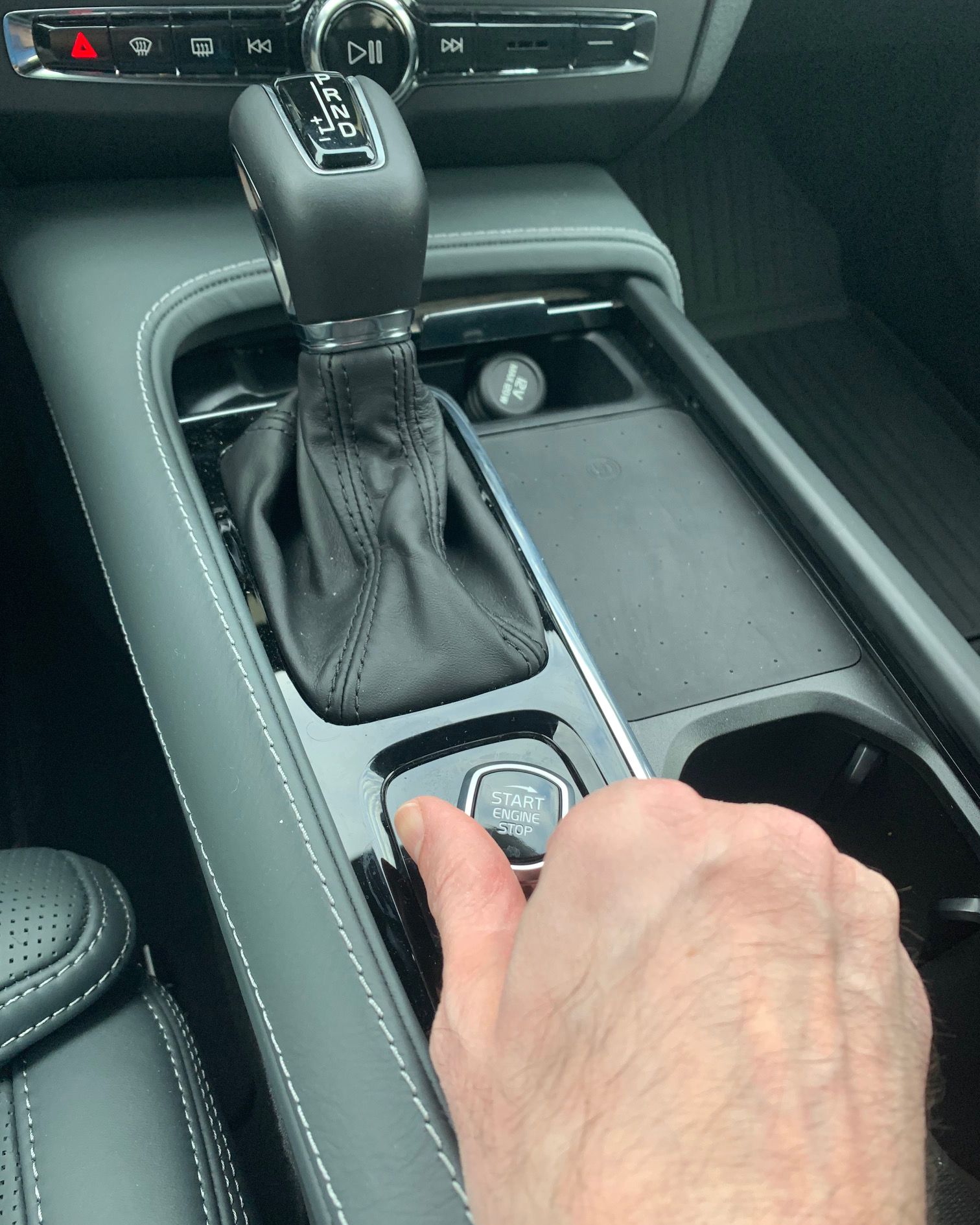 2021 Volvo V90 start stop