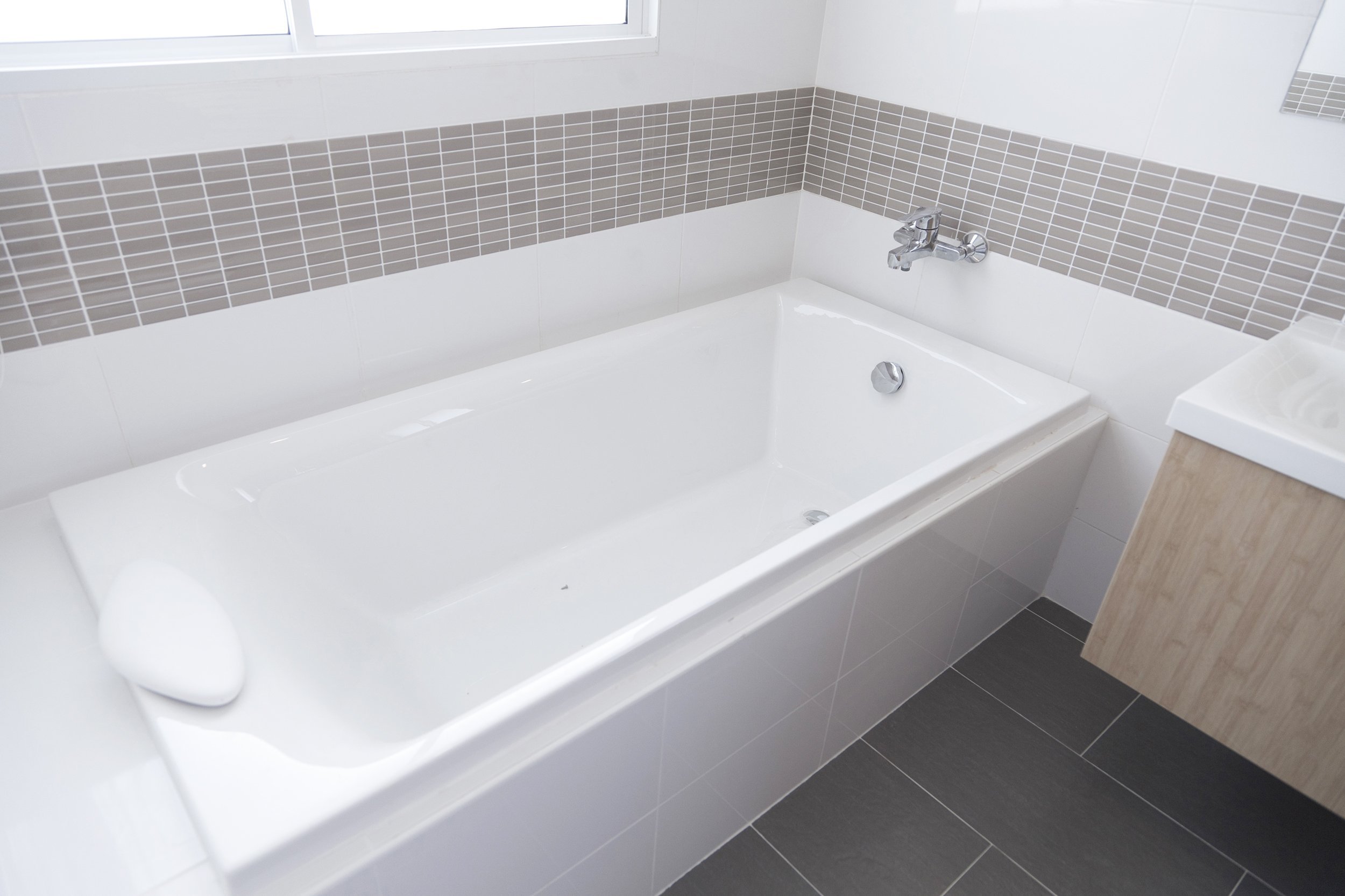 bath tub in bathroom
