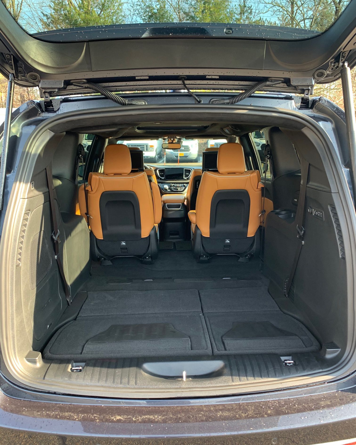 2021 Chrysler Pacifica cargo bay