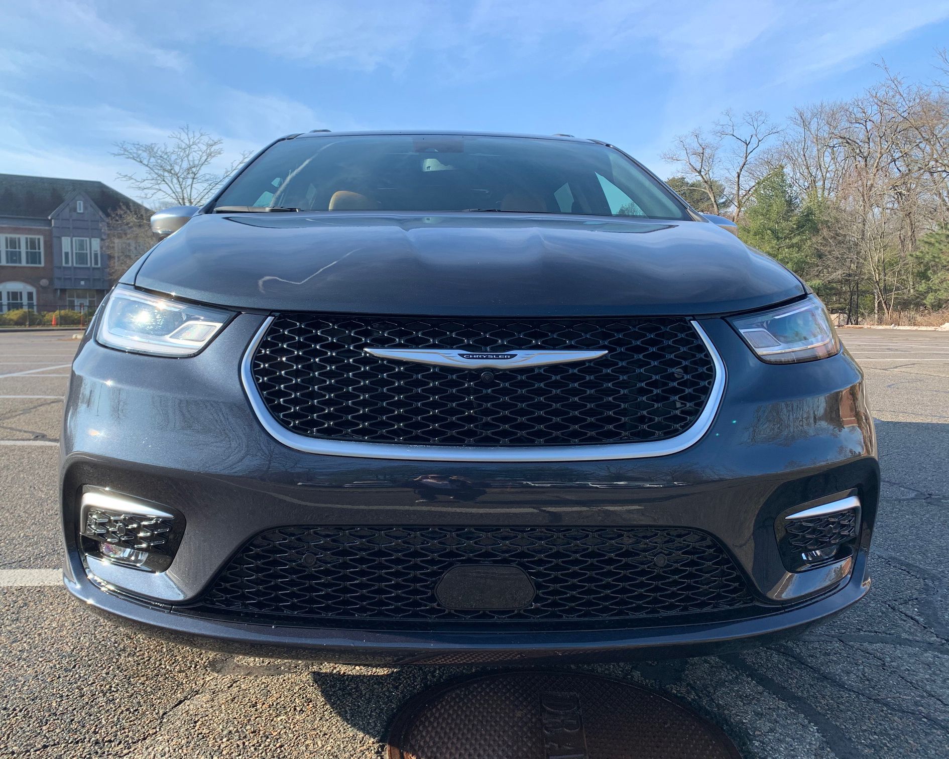 2021 Chrysler Pacifica front exterior