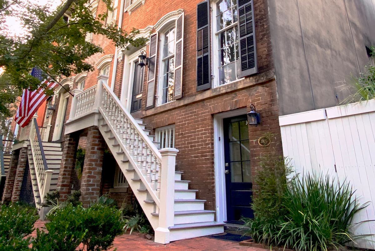 Historic District Garden Apartment at Forsyth Park