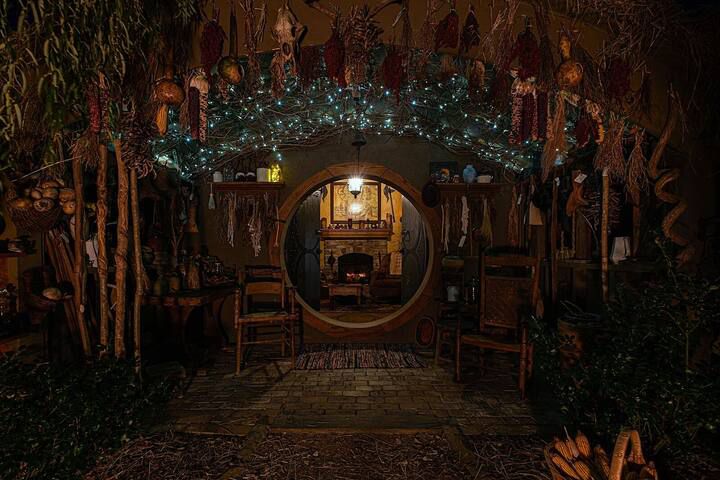 Warm & Cozy Earth House