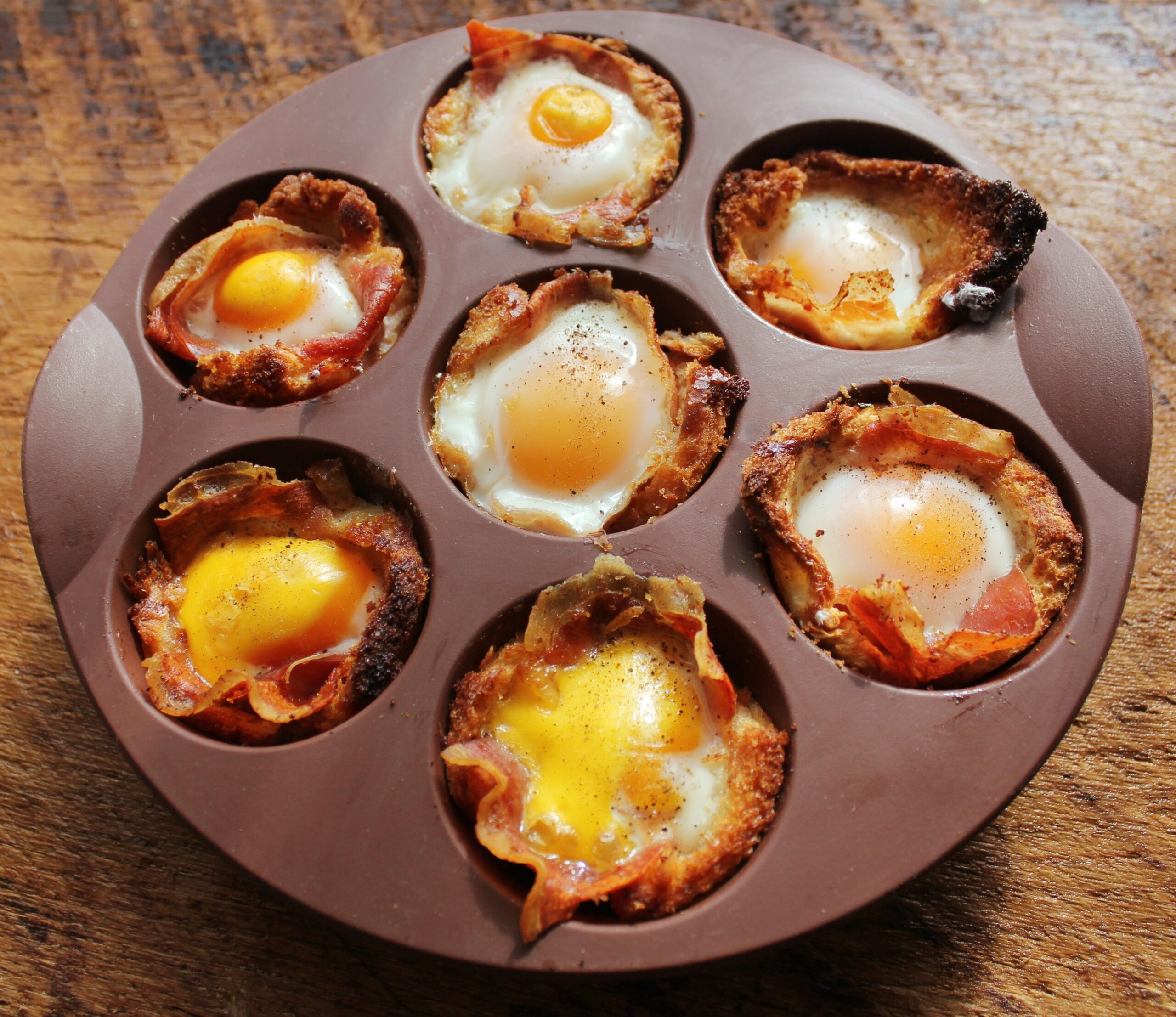 muffin pan with canadian bacon egg cups