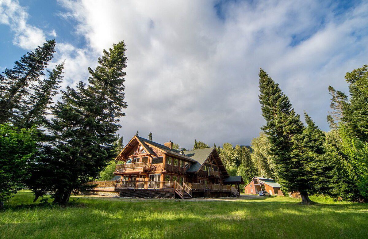 Cabin Creek Lodge, Easton, Washington