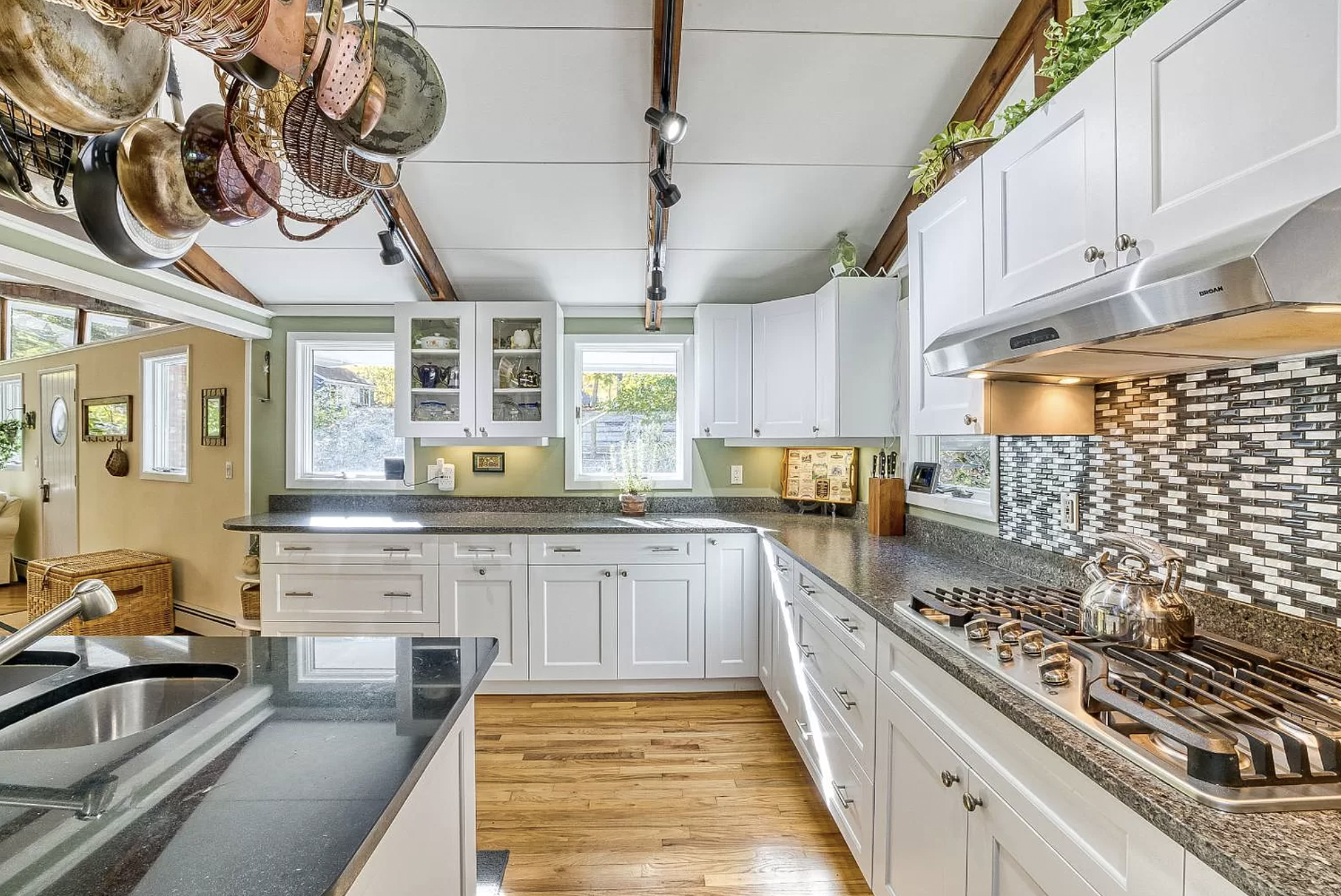 Shelter Island: A Peek Inside