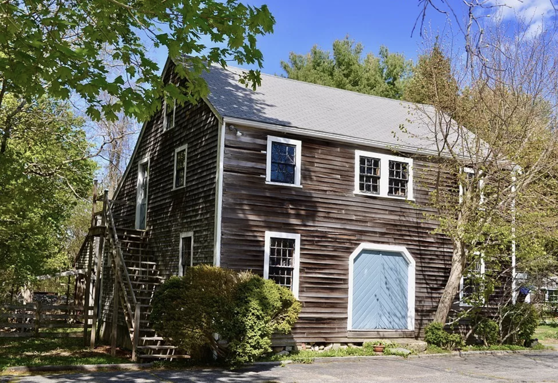 The East Sandwich Antique Home: The Guest House