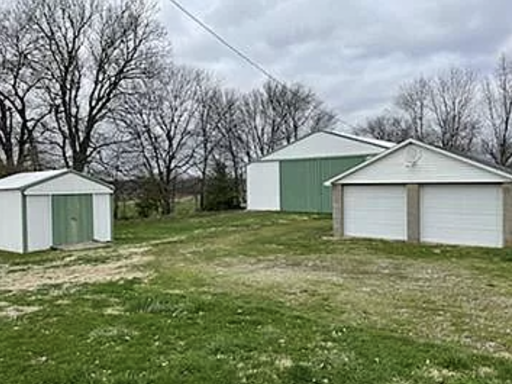 The Illinois Farmhouse: The Guest House