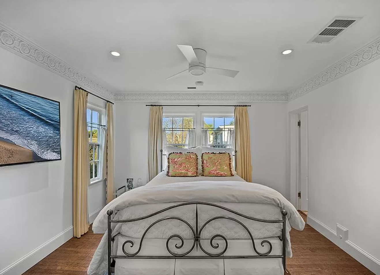 The Texas Cottage-Castle: The Guest House