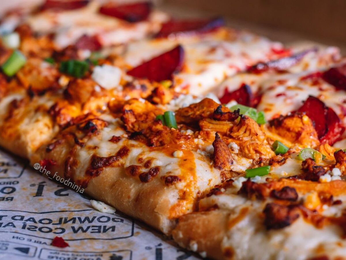 Tuscan Buffalo Chicken Pizza at Cosi, Washington, DC