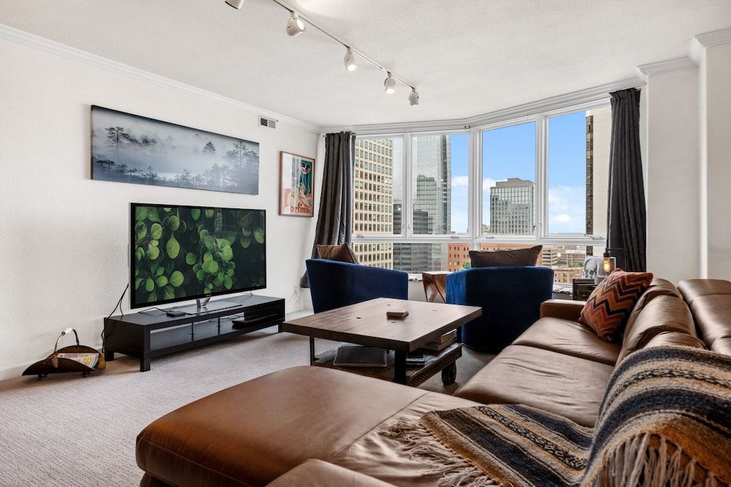 Beautiful City Views Penthouse