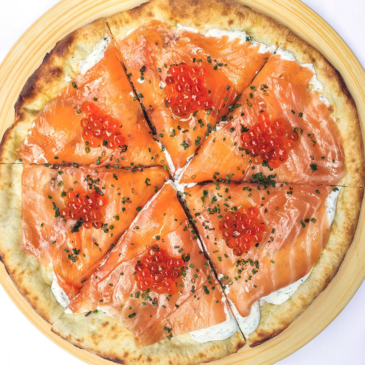 Wolfgang Puck Catering Smoked Salmon Pizza and Chinois Chicken Salad Dinner