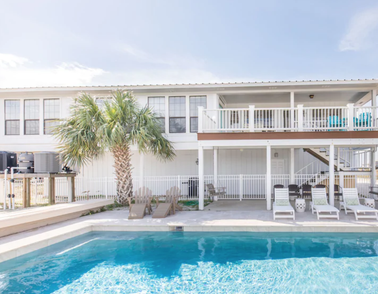 Southern Palms Cottage: The Pool