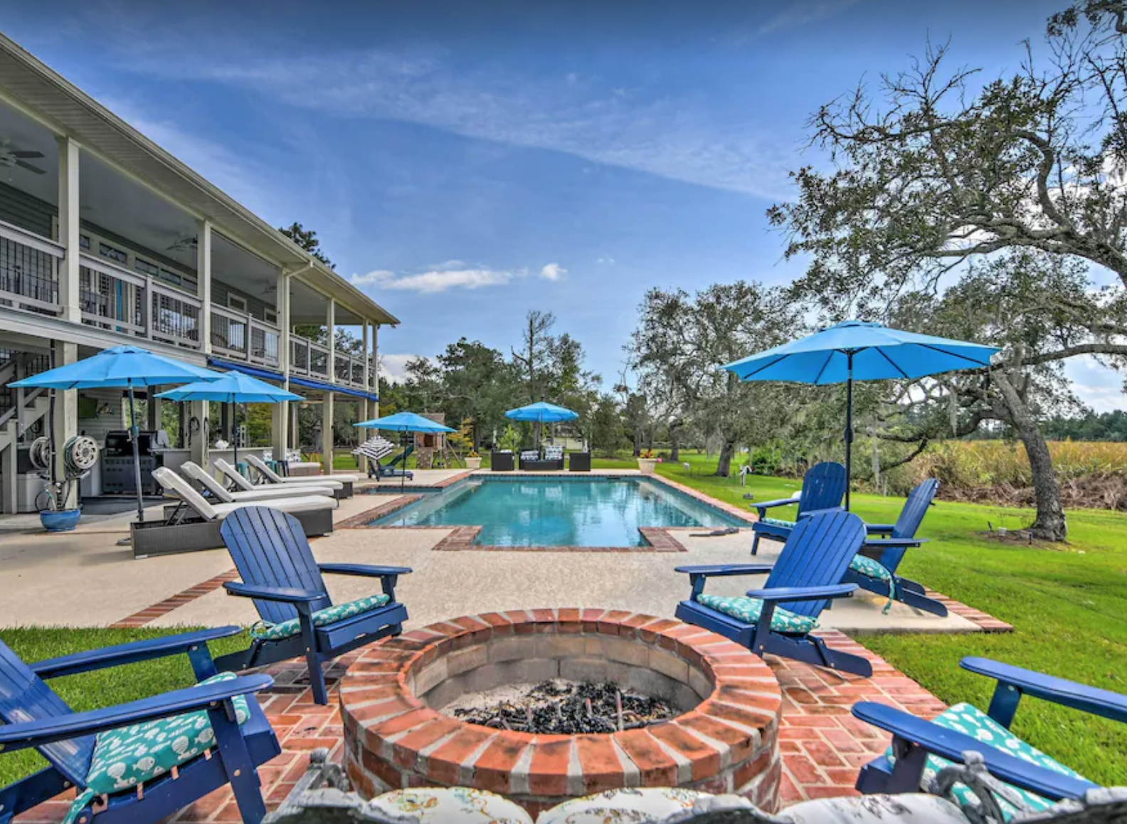 Waterfront Near Waveland: The Pool