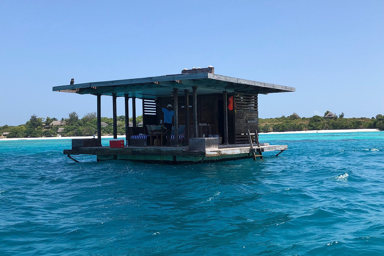 Floating Water Cabin