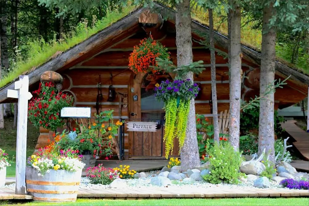 Hobbit Cabin in Talkeetna, Alaska