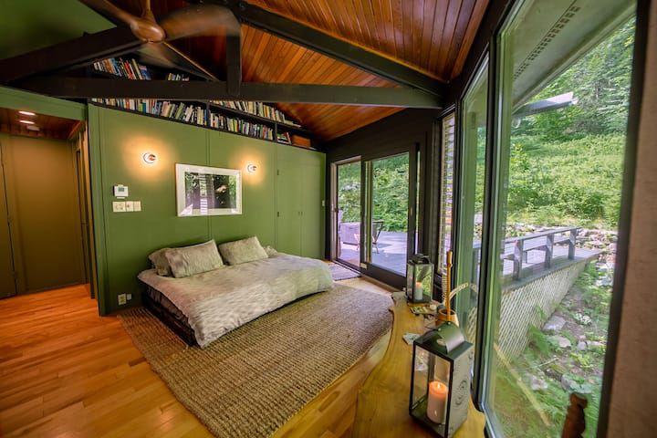 Octagonal Glass Treehouse in the Berkshires: More