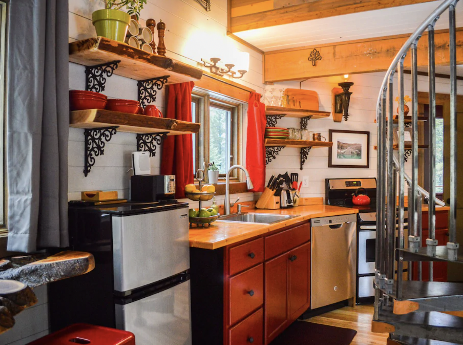 Montana Treehouse Retreat: More