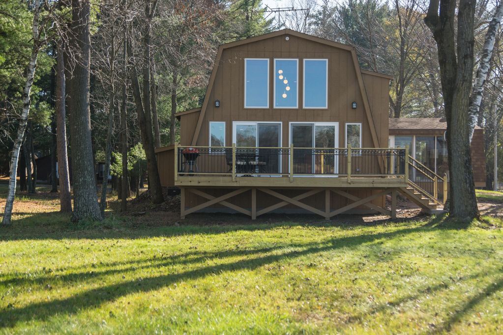 Retro Lakefront Home