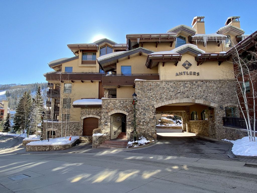Antlers at Vail Ski-In Ski-Out Condo