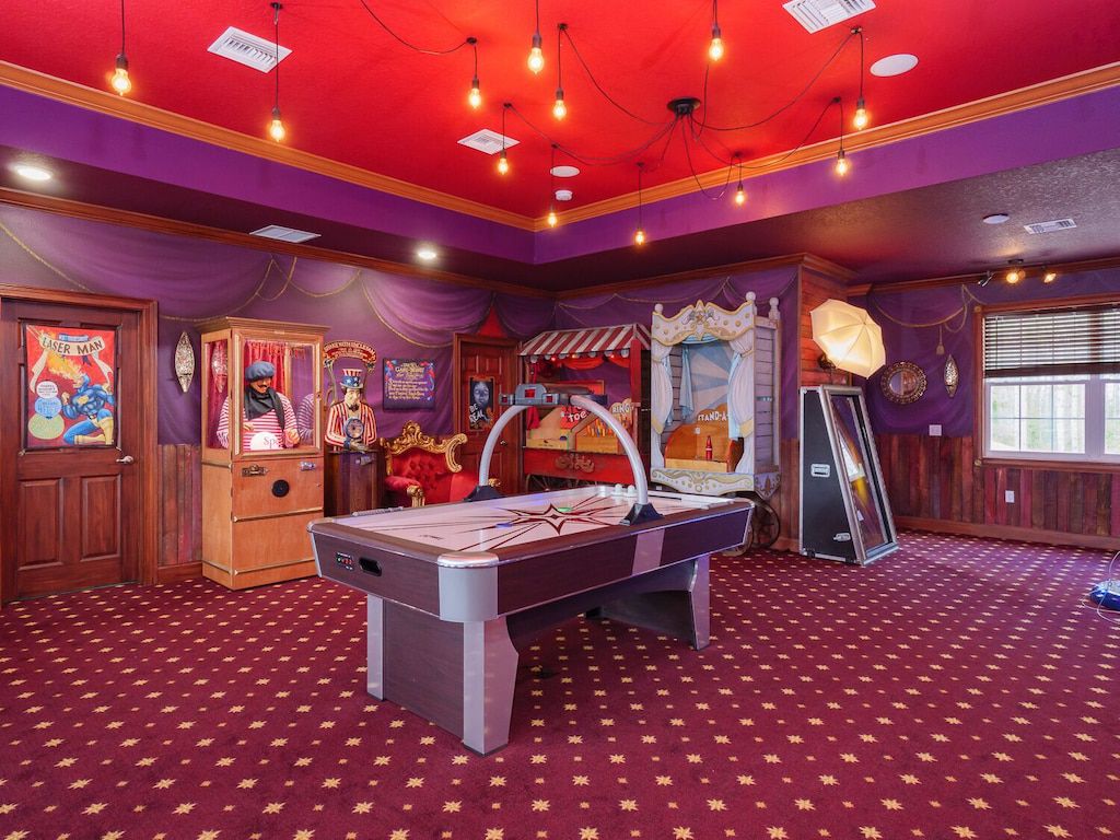 The Great Escape Parkside Mansion: More