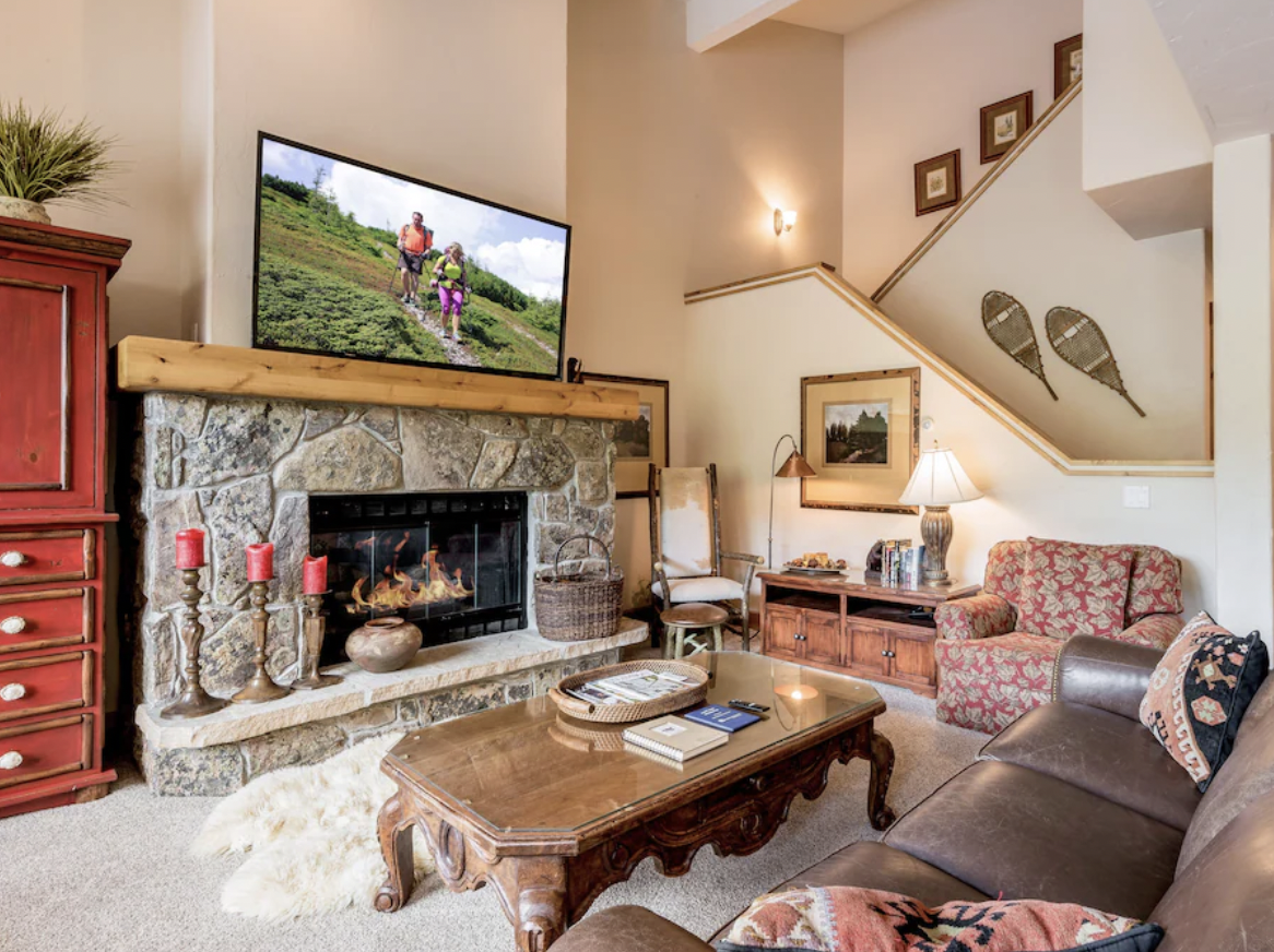 Classy Ski-In, Ski-Out Townhome