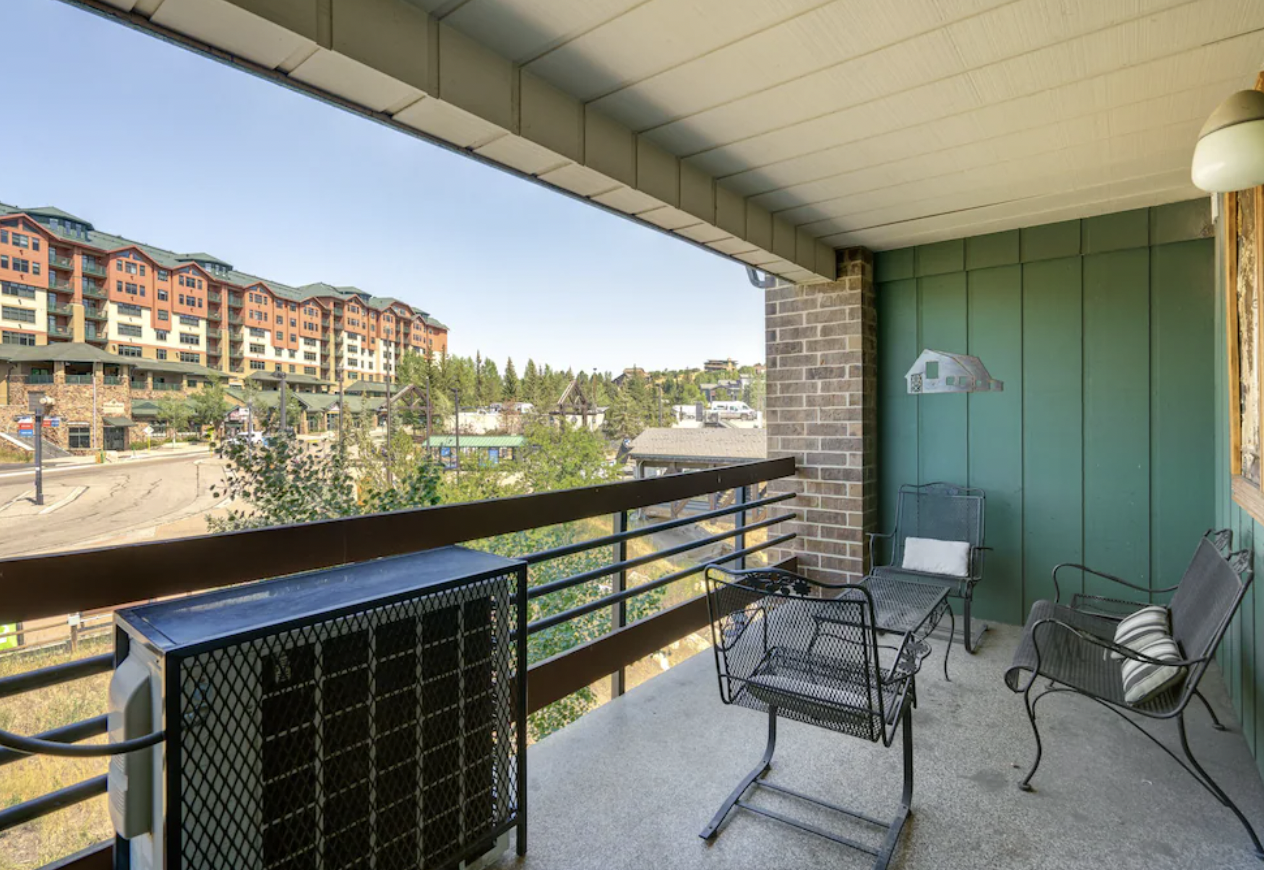 Gondola Square Condo: More