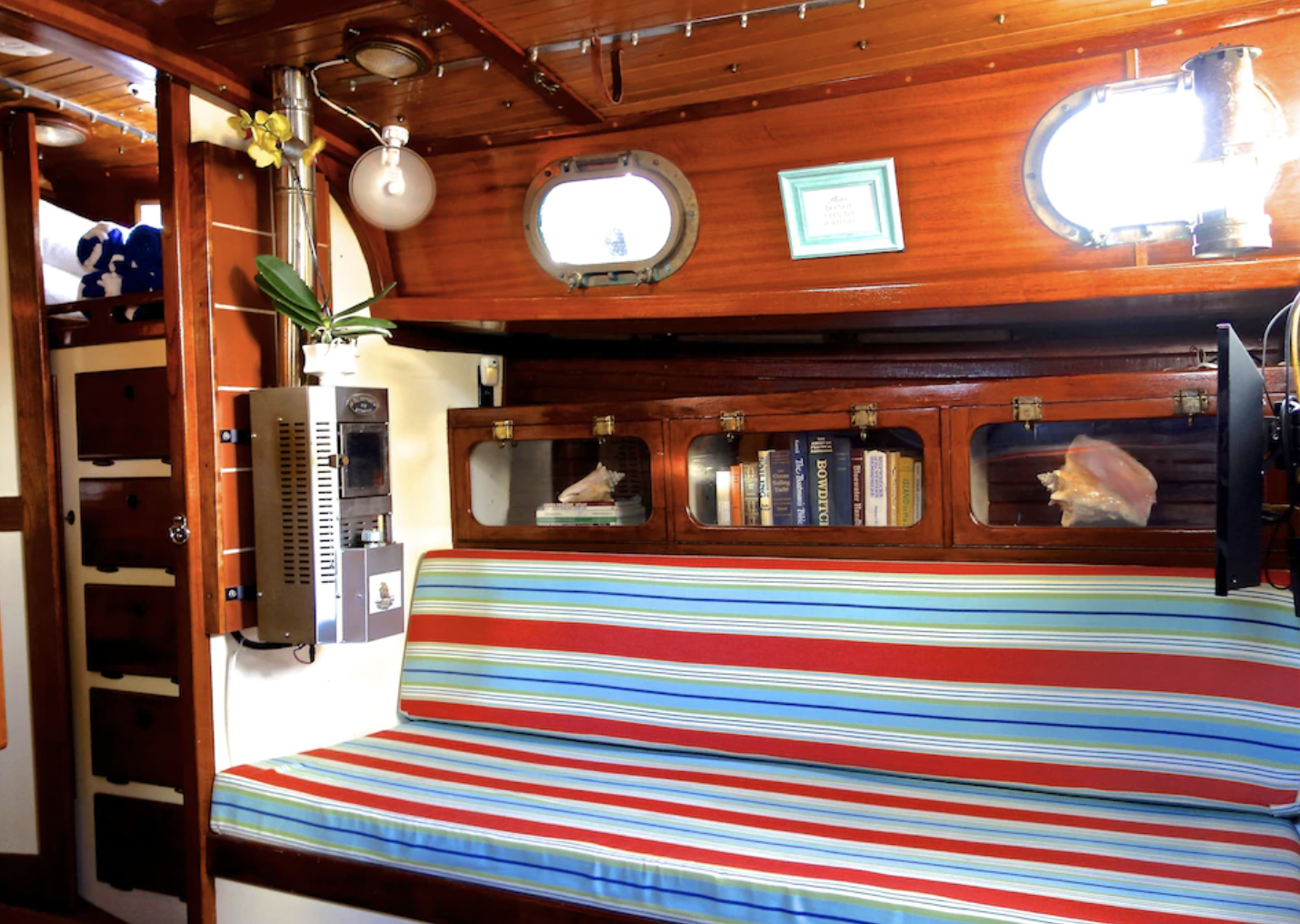 5-Star Marina Resort Yacht: More