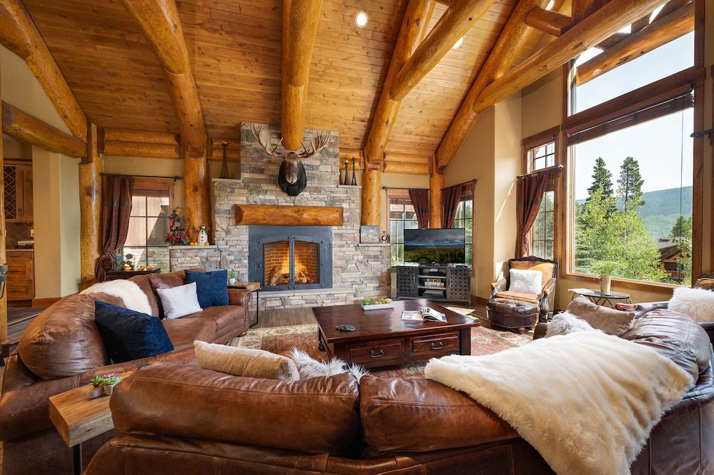 Dreamy Log Home Vacation Rental
