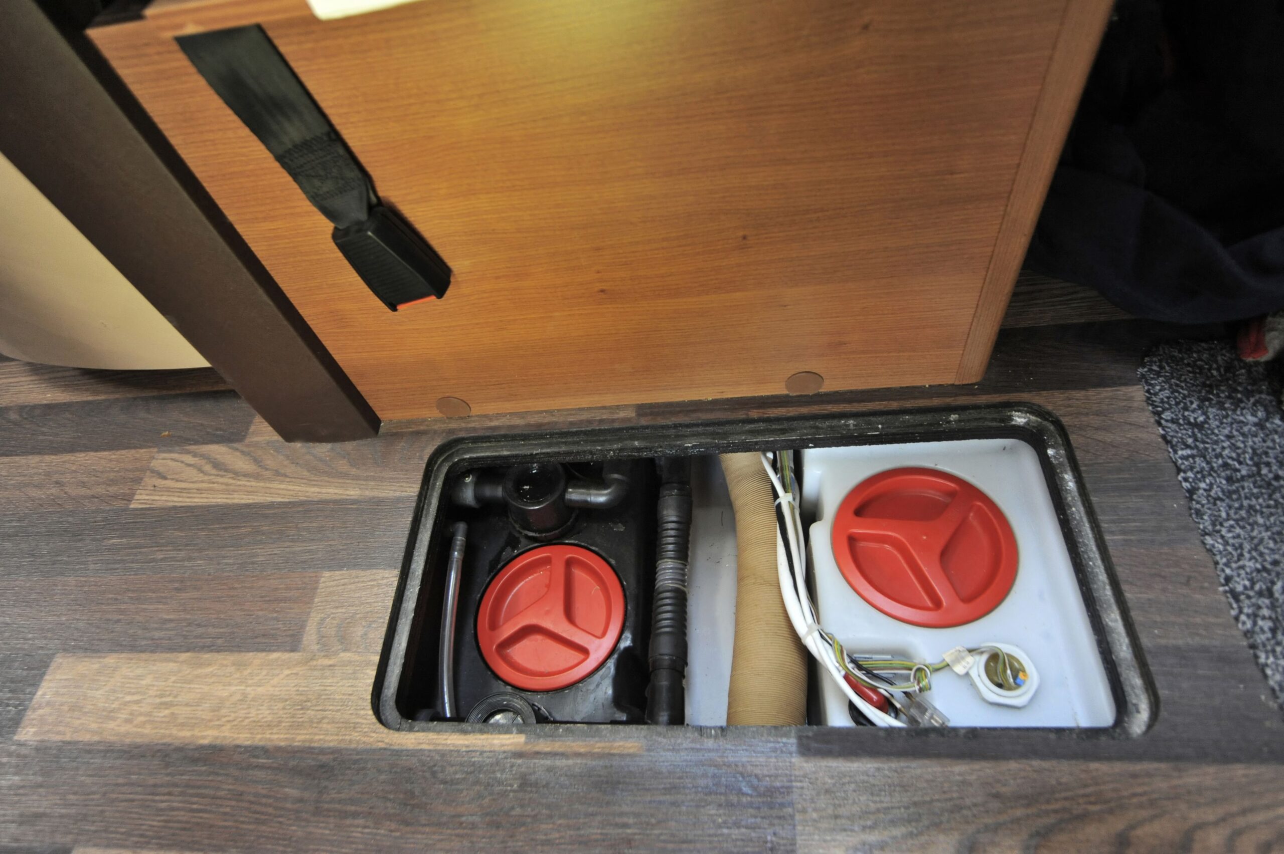 Clean and wastewater tanks in a camper