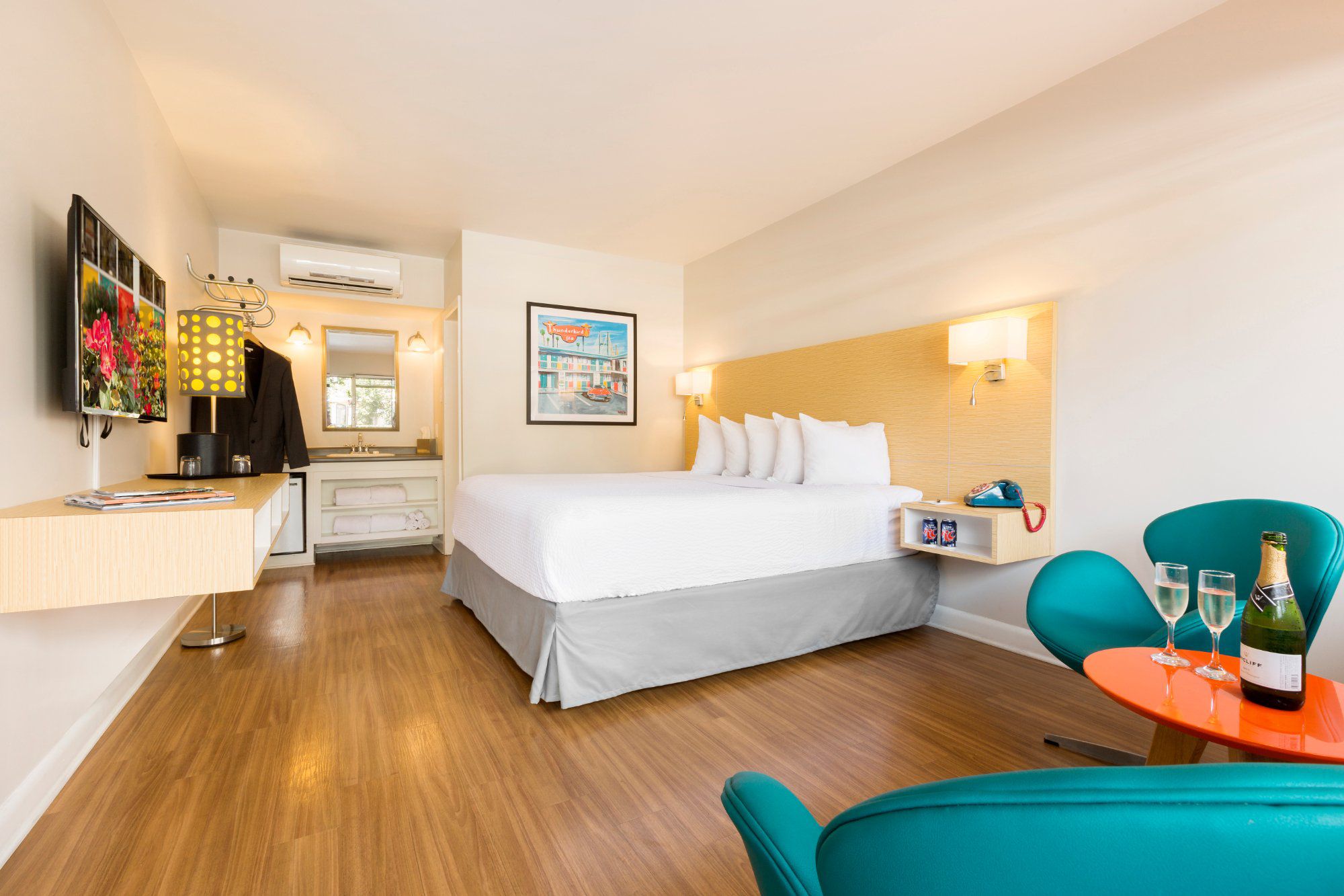 room at the Thunderbird Inn