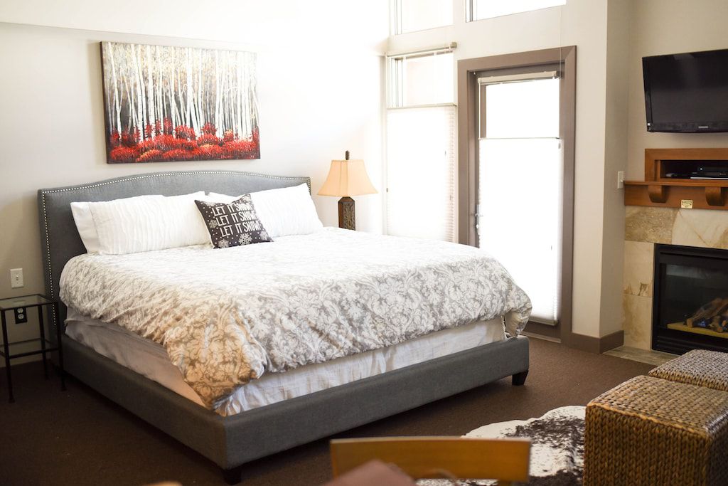 The Sleek Loft