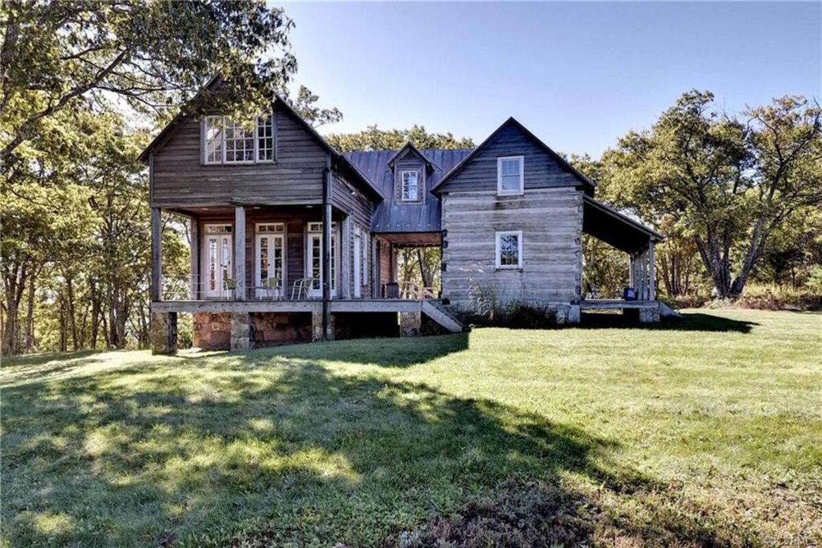 2030 Airport Rd, Hot Springs, VA 24445