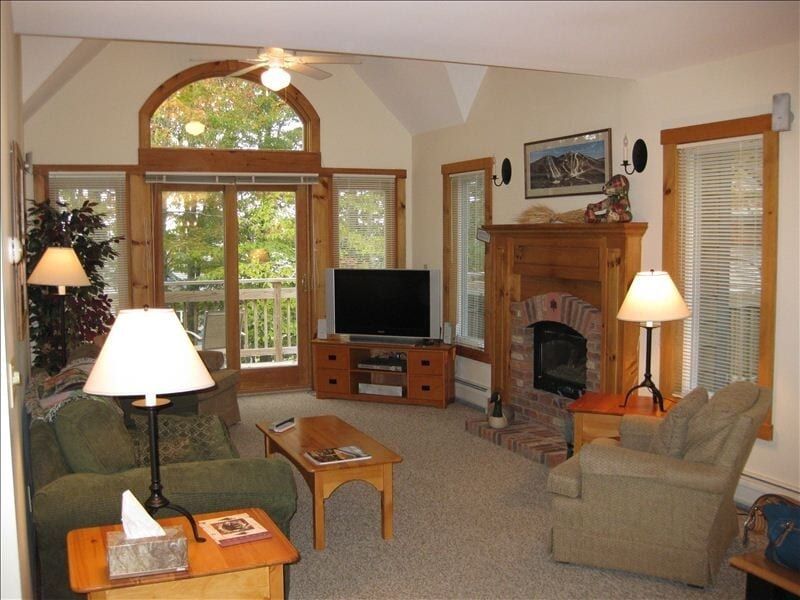 Luxury Jay Peak 5-Bedroom with Hot Tub